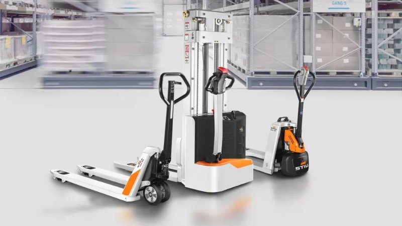 chọn loại pallet cho xe nâng stacker​
